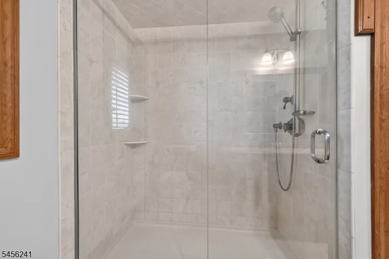 8 Meadowlark Way East Amwell, NJ 08551