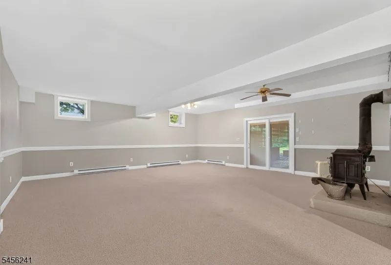 8 Meadowlark Way East Amwell, NJ 08551