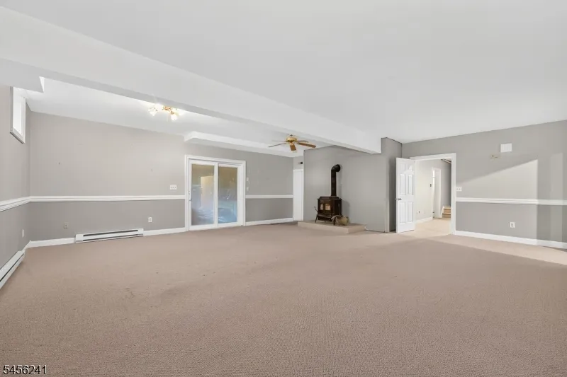 8 Meadowlark Way East Amwell, NJ 08551