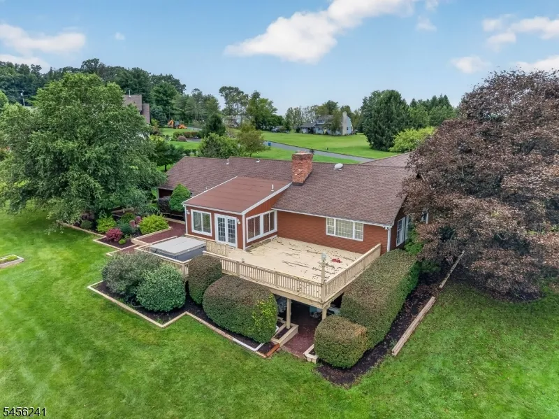 8 Meadowlark Way East Amwell, NJ 08551