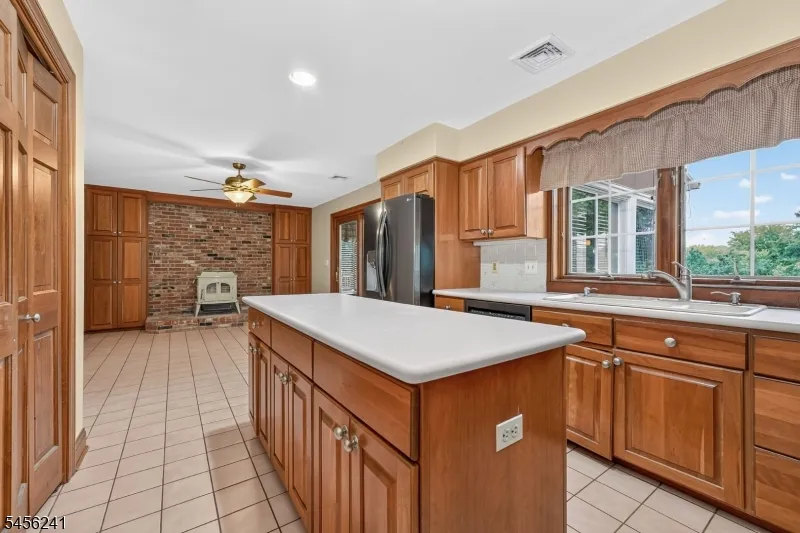8 Meadowlark Way East Amwell, NJ 08551