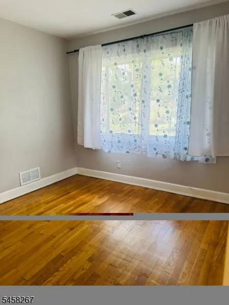 75 S Ashby Ave Livingston, NJ 07039