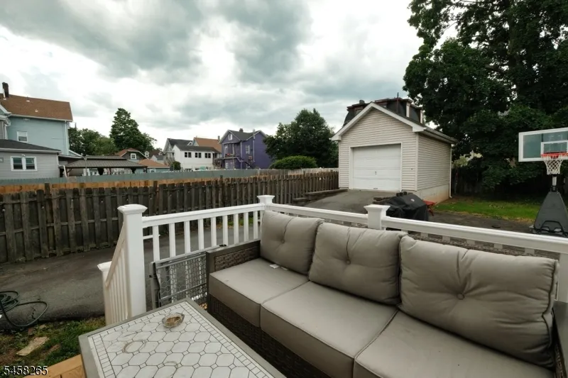 431 E 7Th St Plainfield City, NJ 07060