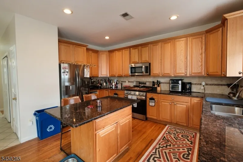431 E 7Th St Plainfield City, NJ 07060