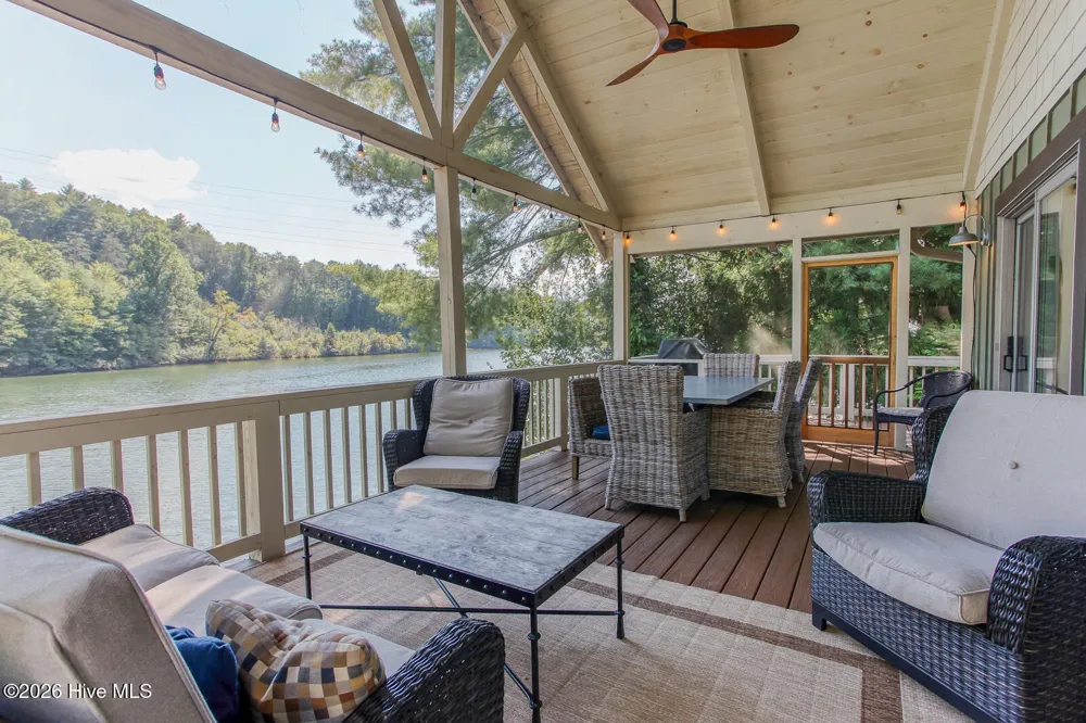 323 Cross Creek Road Robbinsville, NC 28771