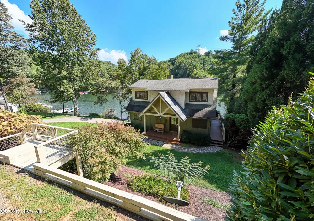 323 Cross Creek Road Robbinsville, NC 28771