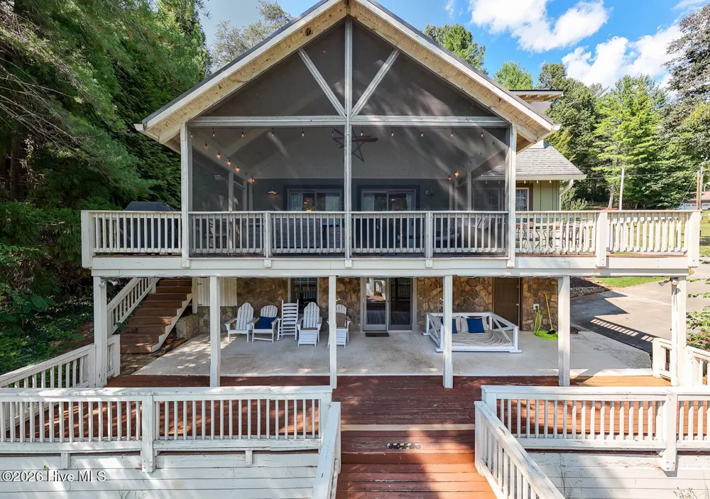 323 Cross Creek Road Robbinsville, NC 28771