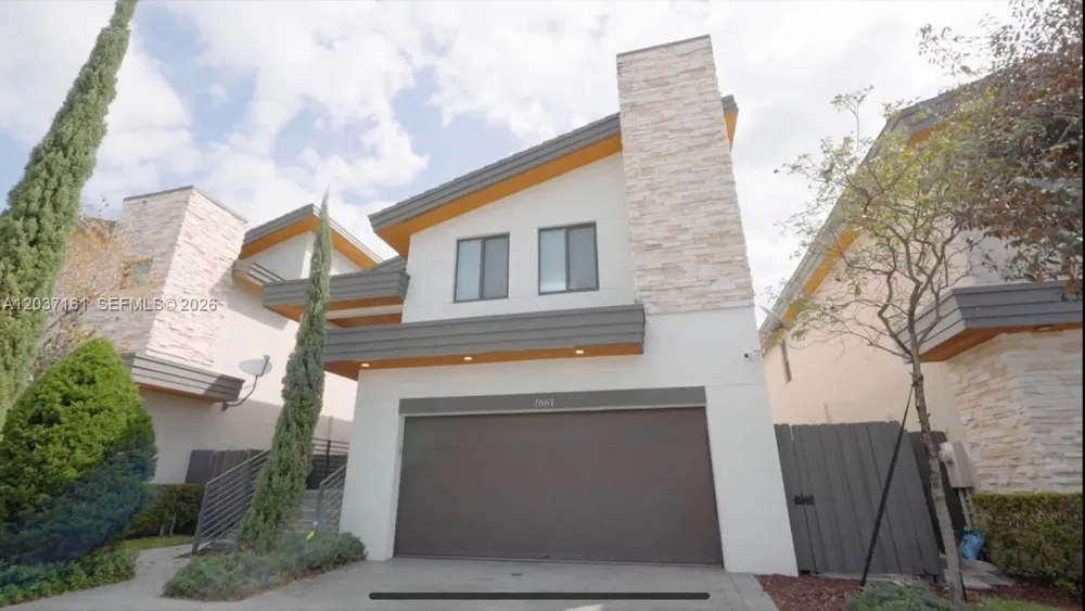 7661 NW 103rd Ct Doral, FL 33178