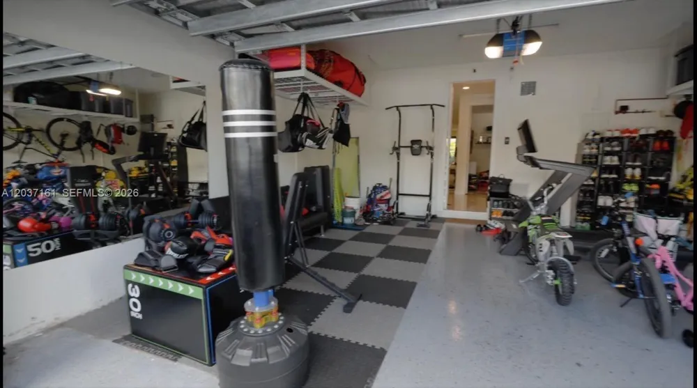 7661 NW 103rd Ct Doral, FL 33178