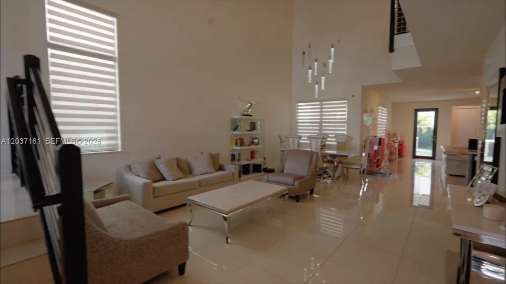 7661 NW 103rd Ct Doral, FL 33178