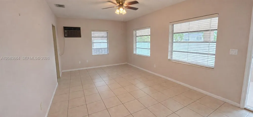 126 W 35th St Hialeah, FL 33012