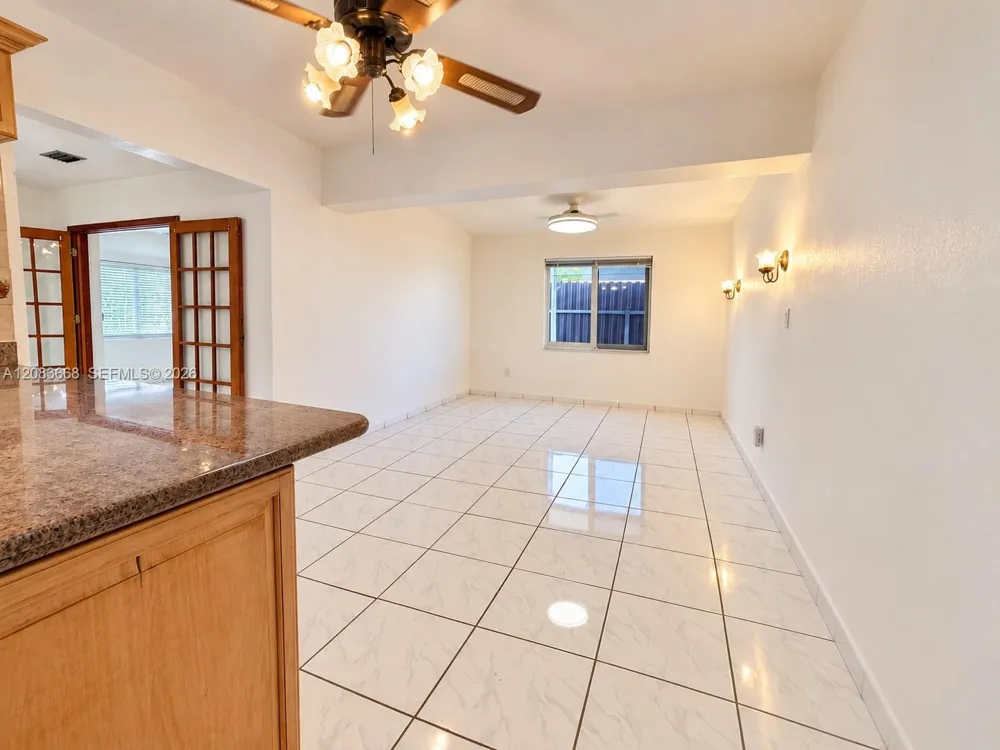911 NW 30th Pl #911 Miami, FL 33125