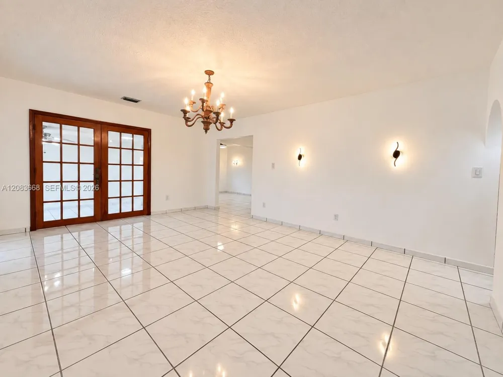 911 NW 30th Pl #911 Miami, FL 33125