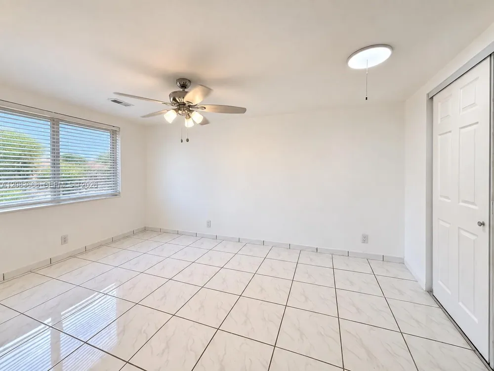 911 NW 30th Pl #911 Miami, FL 33125