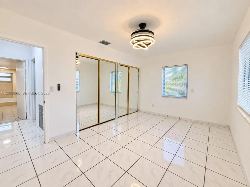 911 NW 30th Pl #911 Miami, FL 33125