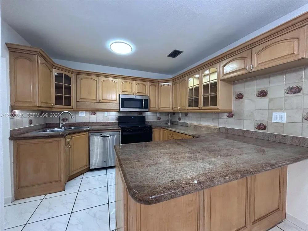 911 NW 30th Pl #911 Miami, FL 33125