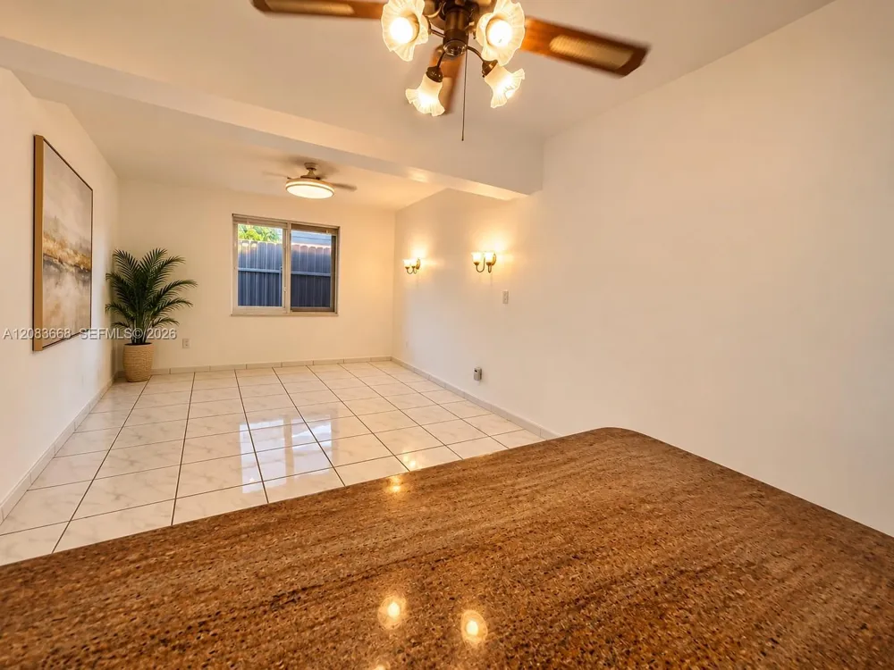 911 NW 30th Pl #911 Miami, FL 33125