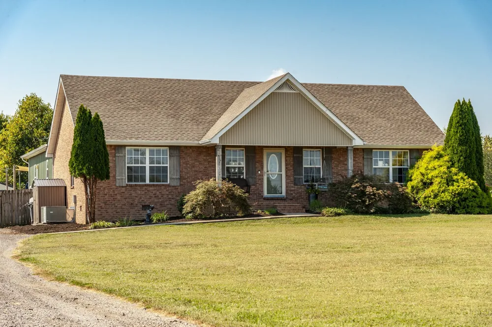 1008 Spire Way Dr Castalian Springs, TN 37031