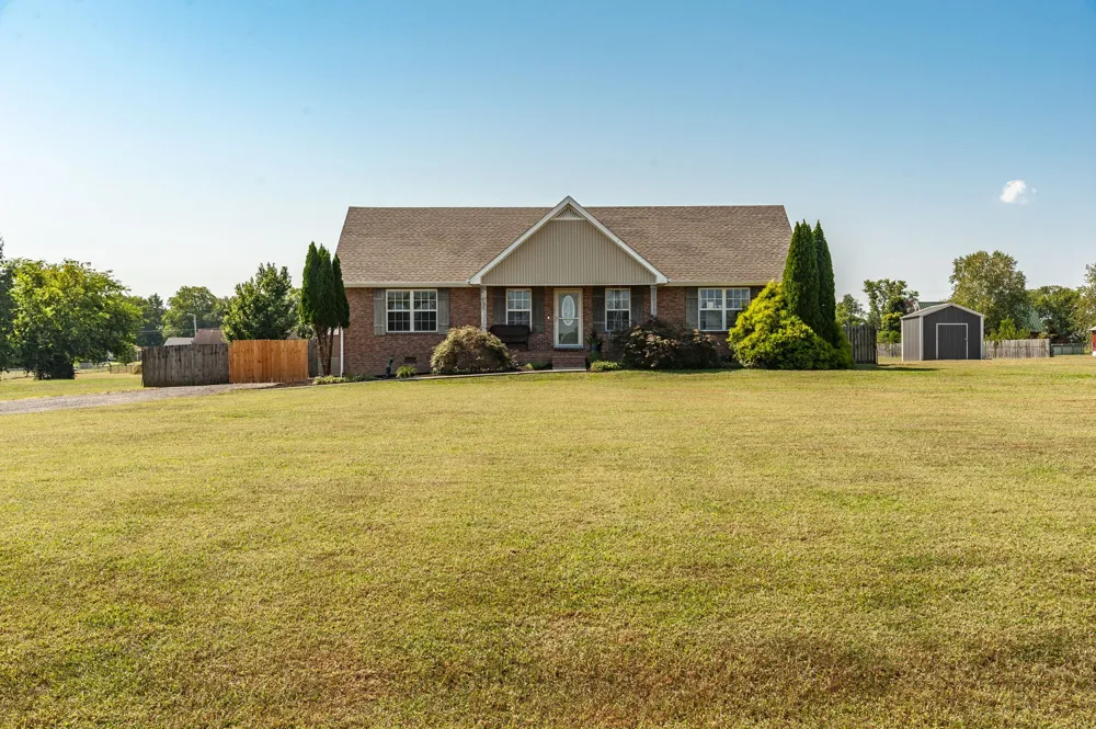 1008 Spire Way Dr Castalian Springs, TN 37031