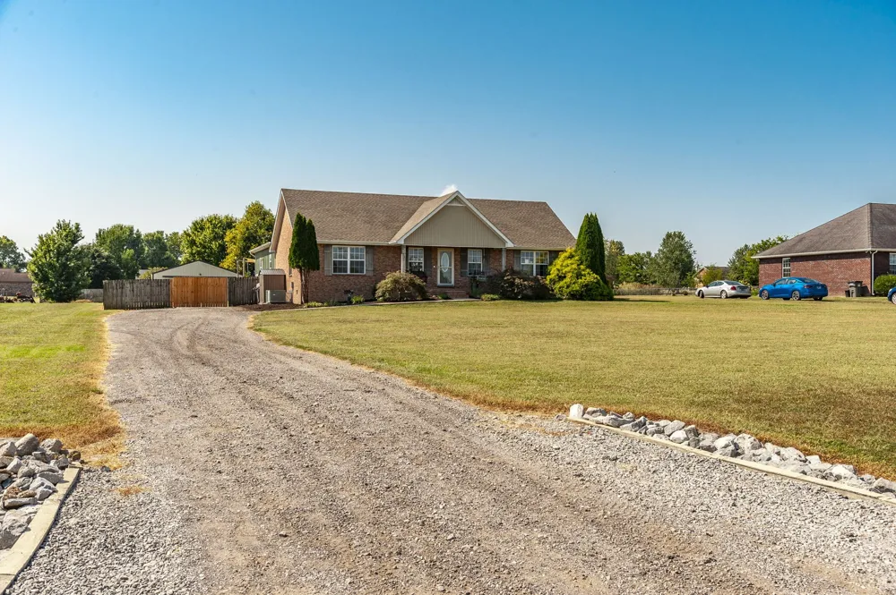 1008 Spire Way Dr Castalian Springs, TN 37031