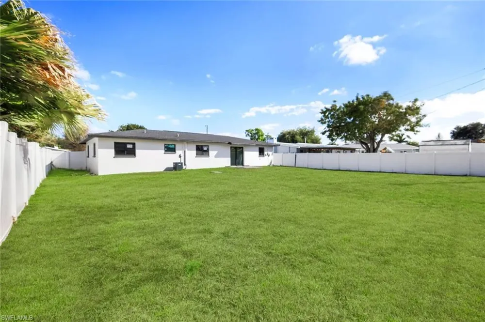 1389 Pine Avenue North Fort Myers, FL 33917