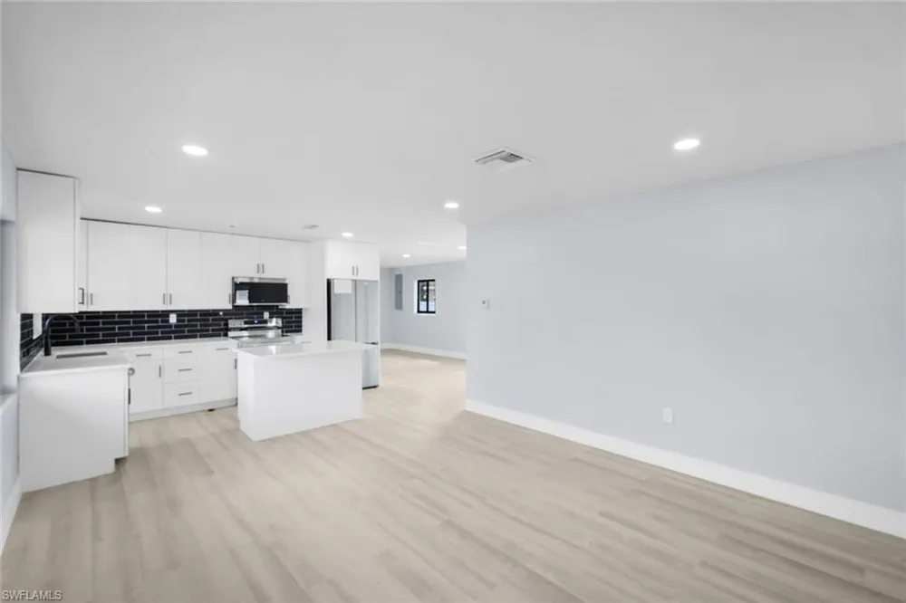 1389 Pine Avenue North Fort Myers, FL 33917