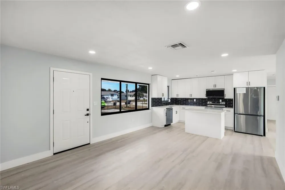 1389 Pine Avenue North Fort Myers, FL 33917