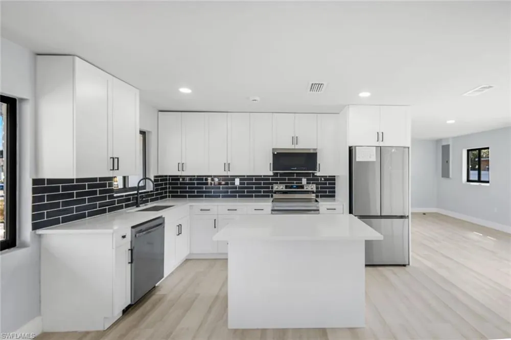 1389 Pine Avenue North Fort Myers, FL 33917