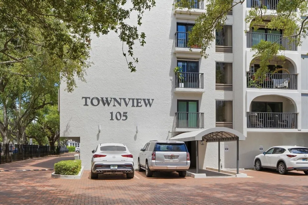 105 4TH AVENUE NE #529 St Petersburg, FL 33701