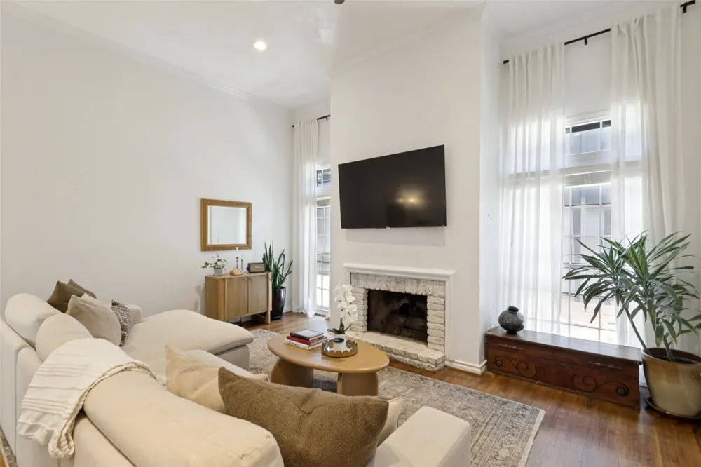 4231 Holland Avenue #D Dallas, TX 75219