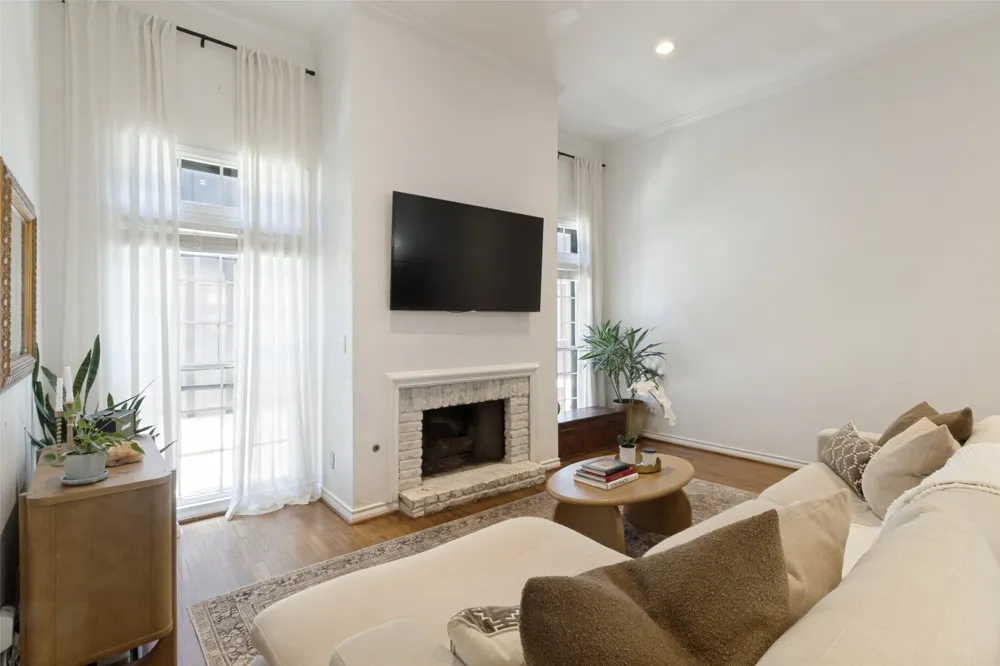 4231 Holland Avenue #D Dallas, TX 75219