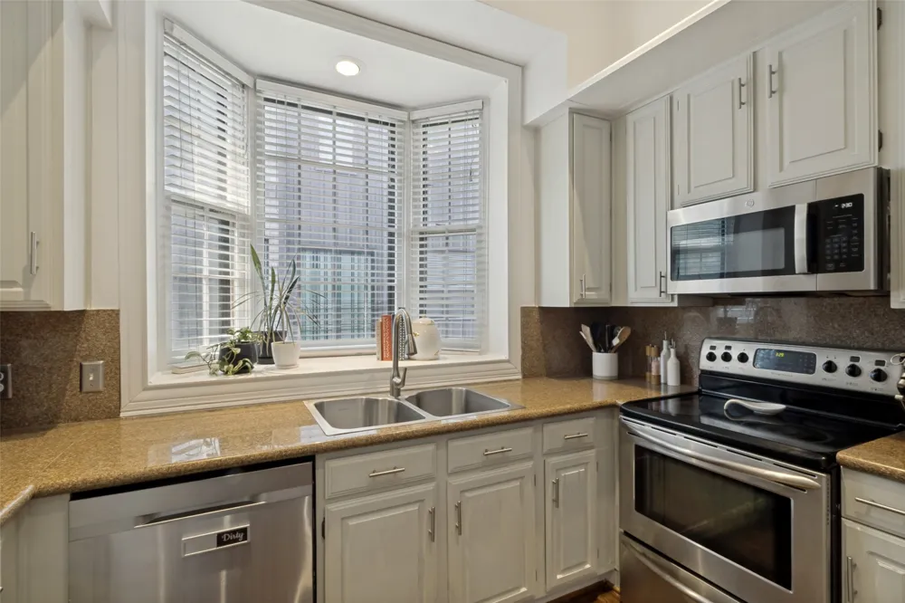4231 Holland Avenue #D Dallas, TX 75219