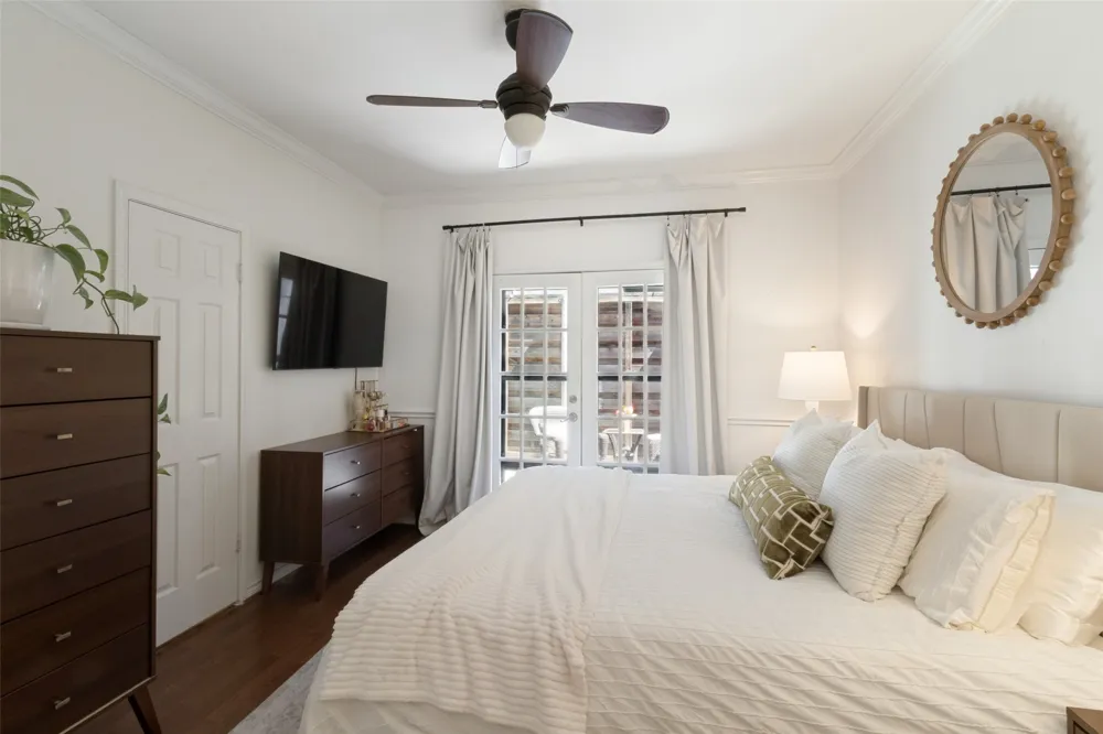 4231 Holland Avenue #D Dallas, TX 75219