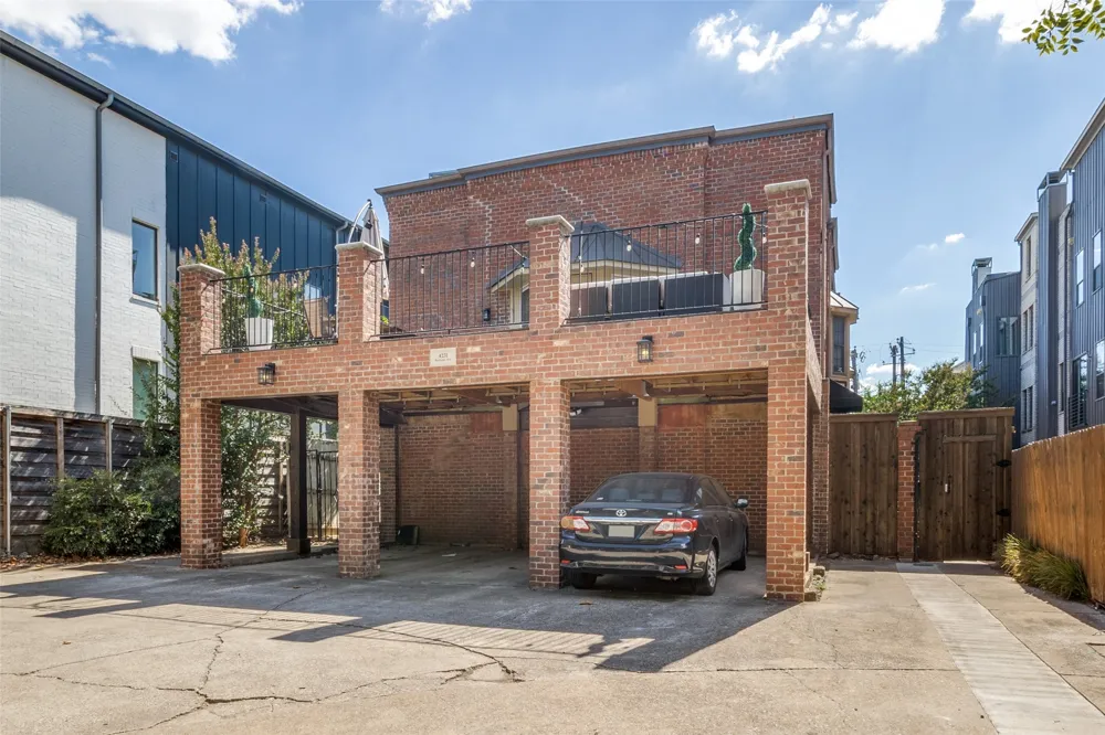 4231 Holland Avenue #D Dallas, TX 75219