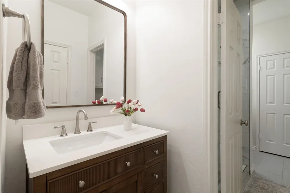 4231 Holland Avenue #D Dallas, TX 75219