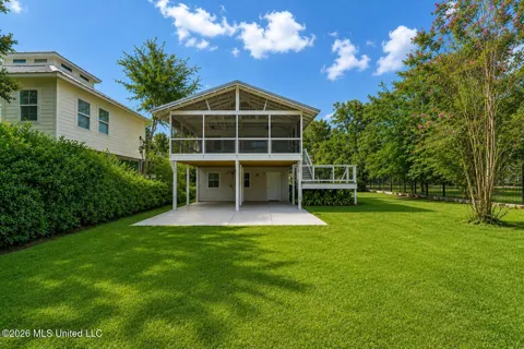 626 W Beach Boulevard