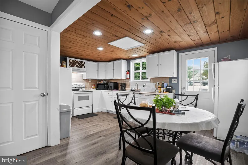 1024 MOUNT HOLLY ROAD Edgewater Park, NJ 08010