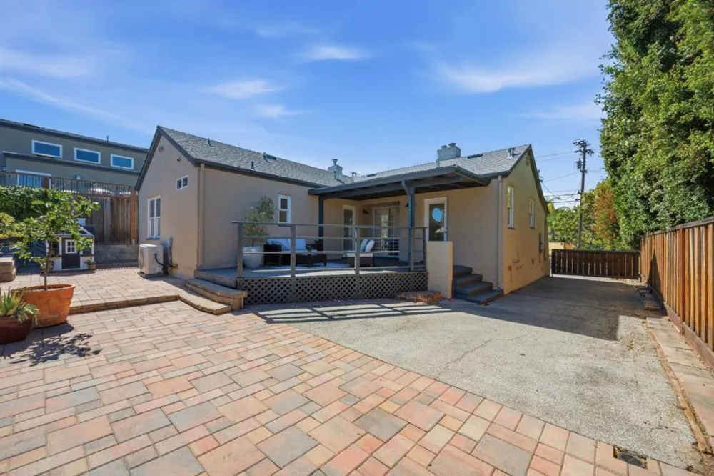 2719 Brewster Avenue Redwood City, CA 94062