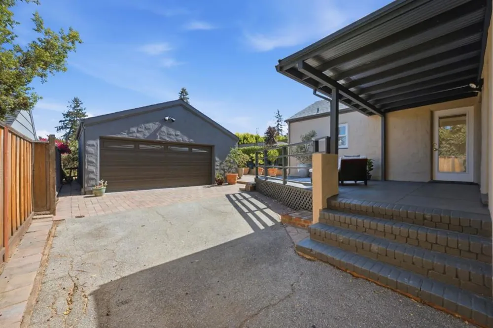 2719 Brewster Avenue Redwood City, CA 94062