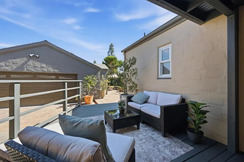 2719 Brewster Avenue Redwood City, CA 94062