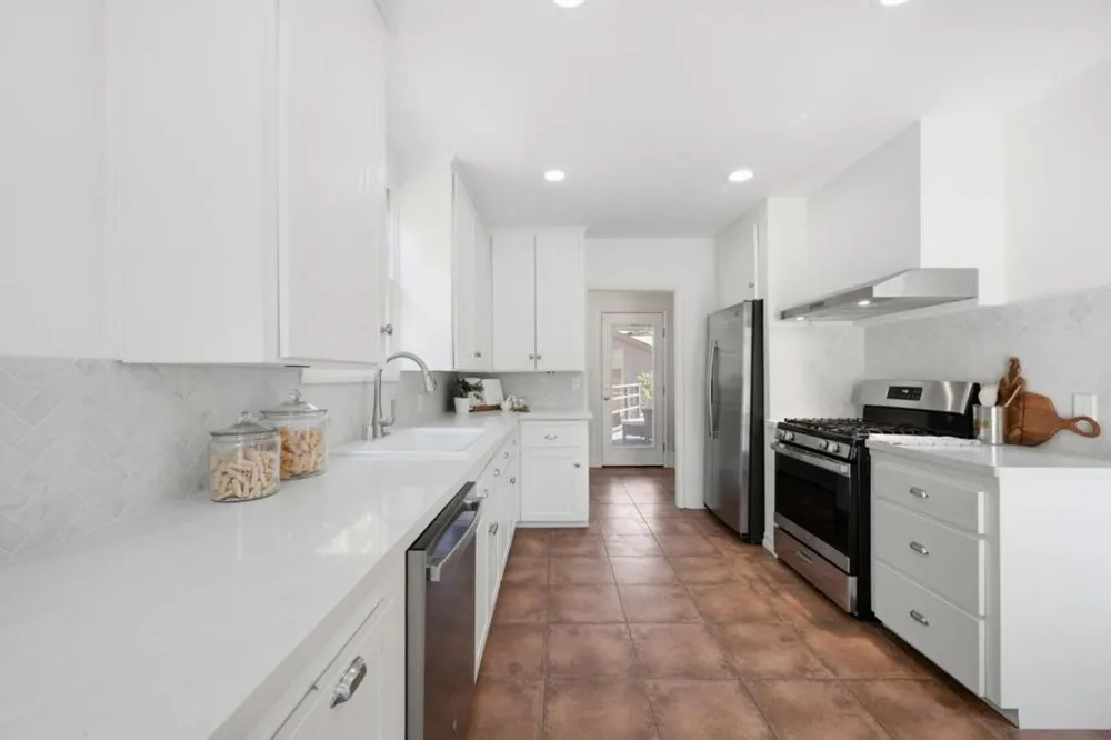 2719 Brewster Avenue Redwood City, CA 94062