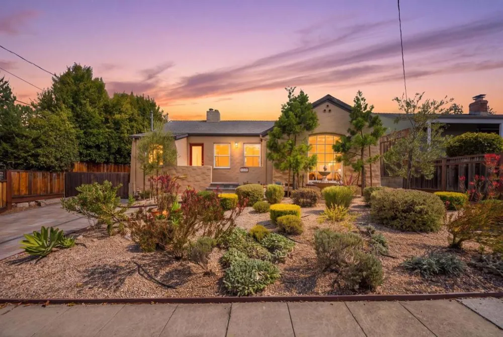 2719 Brewster Avenue Redwood City, CA 94062