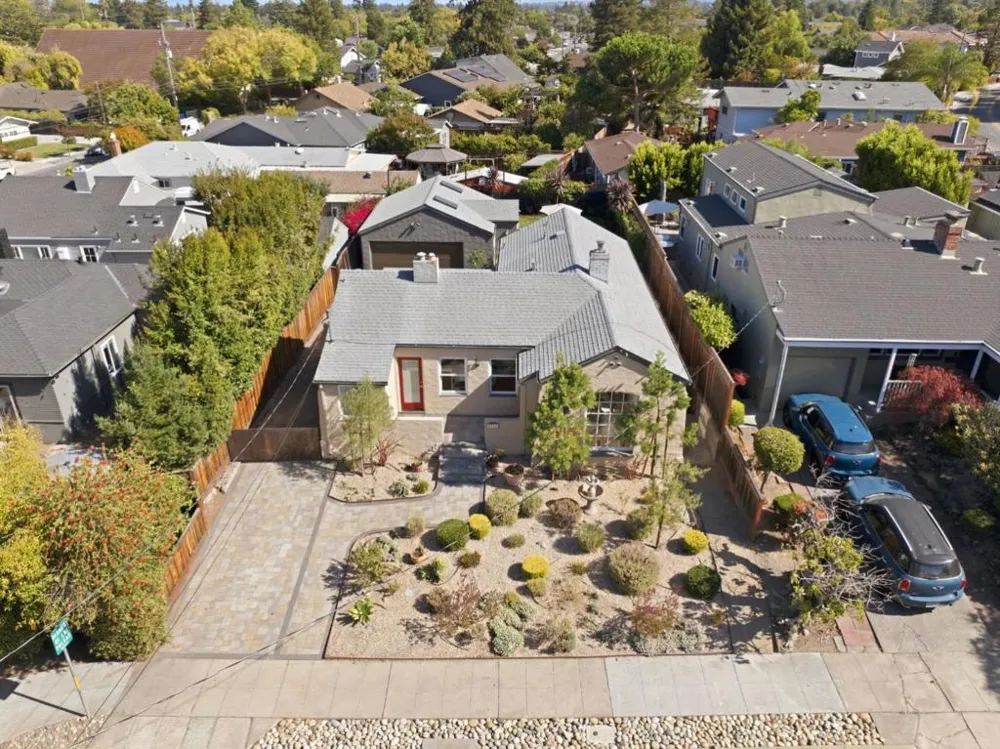 2719 Brewster Avenue Redwood City, CA 94062
