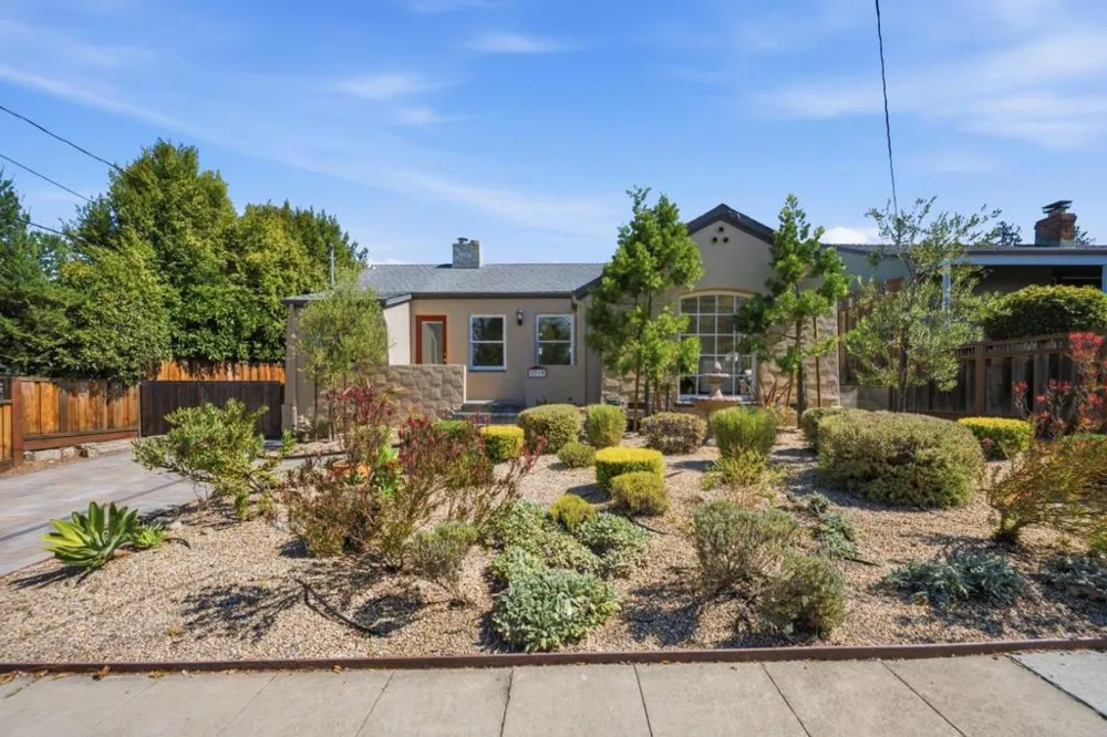2719 Brewster Avenue Redwood City, CA 94062