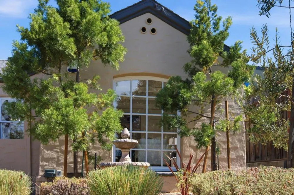 2719 Brewster Avenue Redwood City, CA 94062