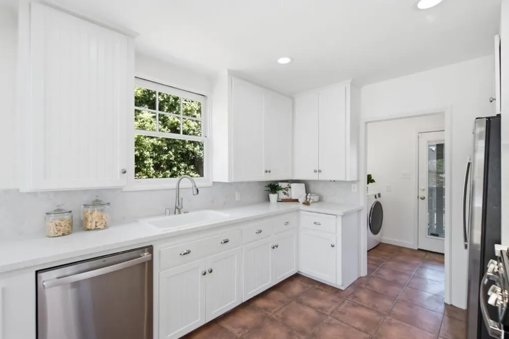 2719 Brewster Avenue Redwood City, CA 94062