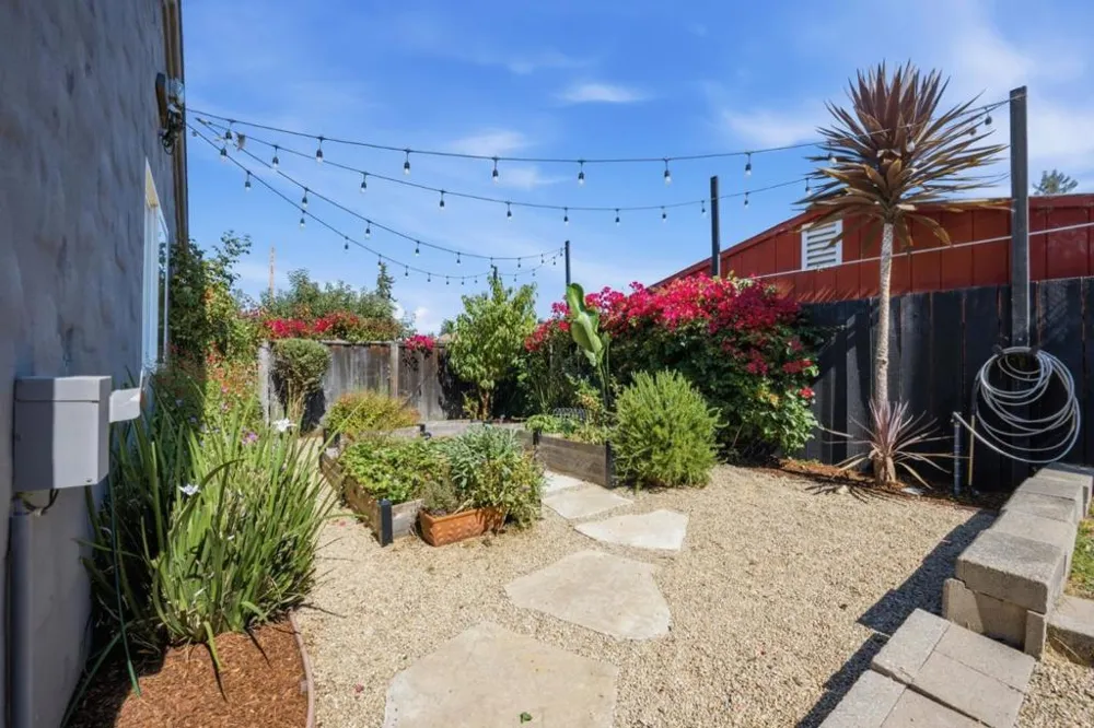 2719 Brewster Avenue Redwood City, CA 94062