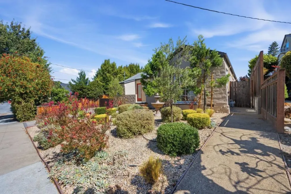 2719 Brewster Avenue Redwood City, CA 94062
