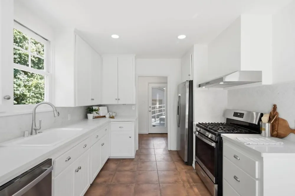 2719 Brewster Avenue Redwood City, CA 94062
