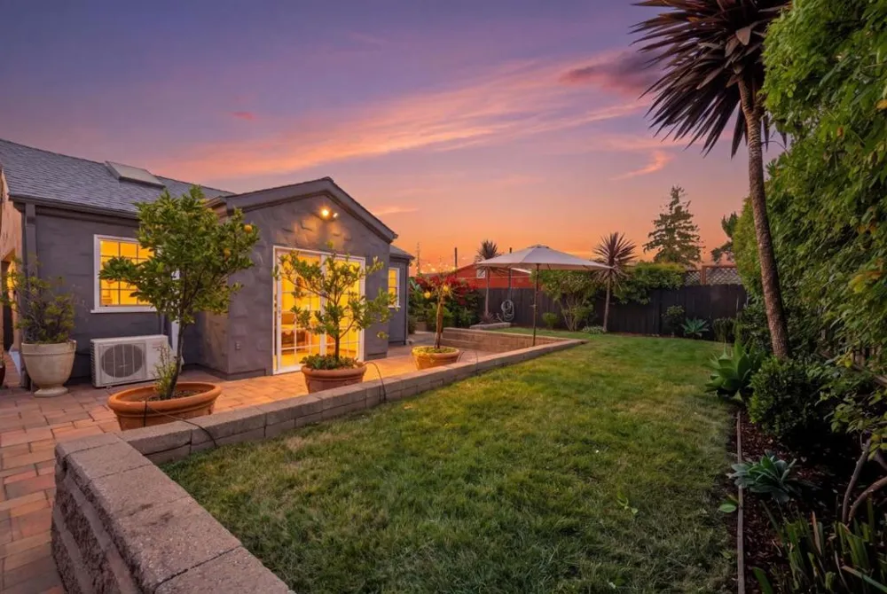 2719 Brewster Avenue Redwood City, CA 94062